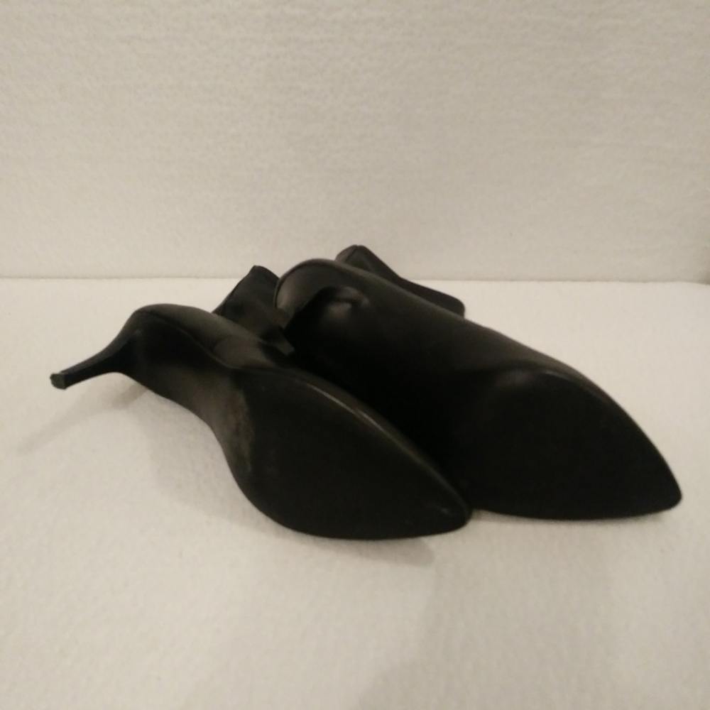 Boots - Picture 5 of 6